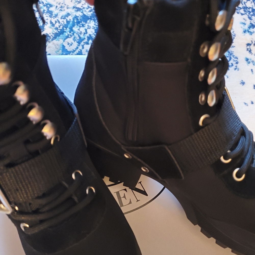 STEVE MADDEN Platform Combat Boot NWT Black - Picture 4 of 4
